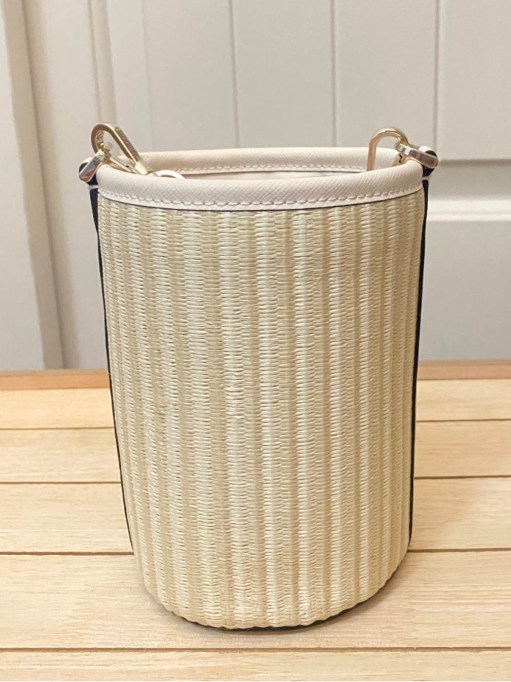 Kate Spade Cream Straw Crossbody w leather strap Pink Red Ladybug Detail NWOT - Picture 8 of 8